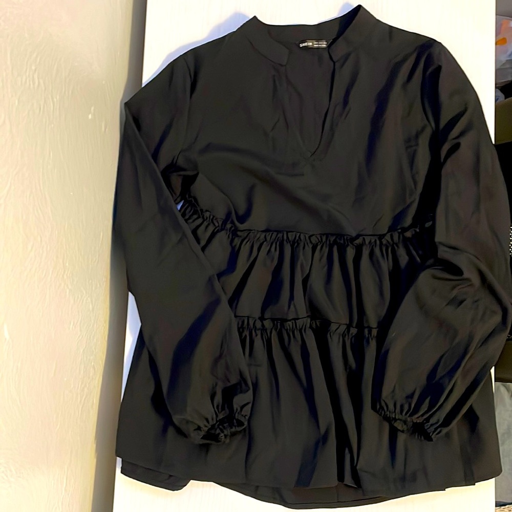 Small V-neck blouse from shein, never worn.